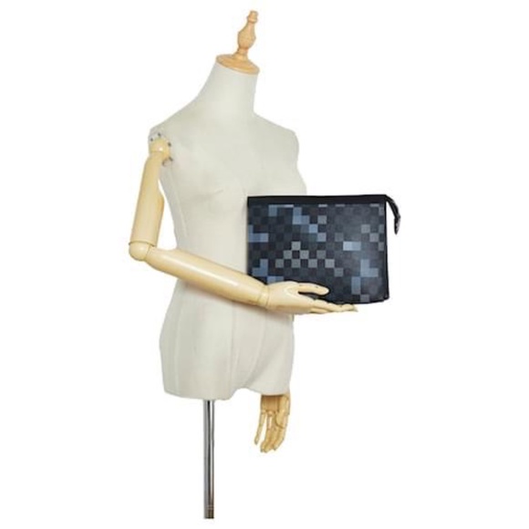 Authentic Louis Vuitton Damier Graphite Pixel Pochette Voyage MM Black Grey - Picture 3 of 10